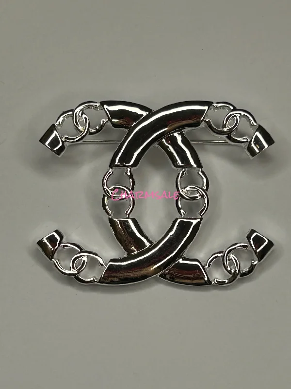 Brooch (silver)